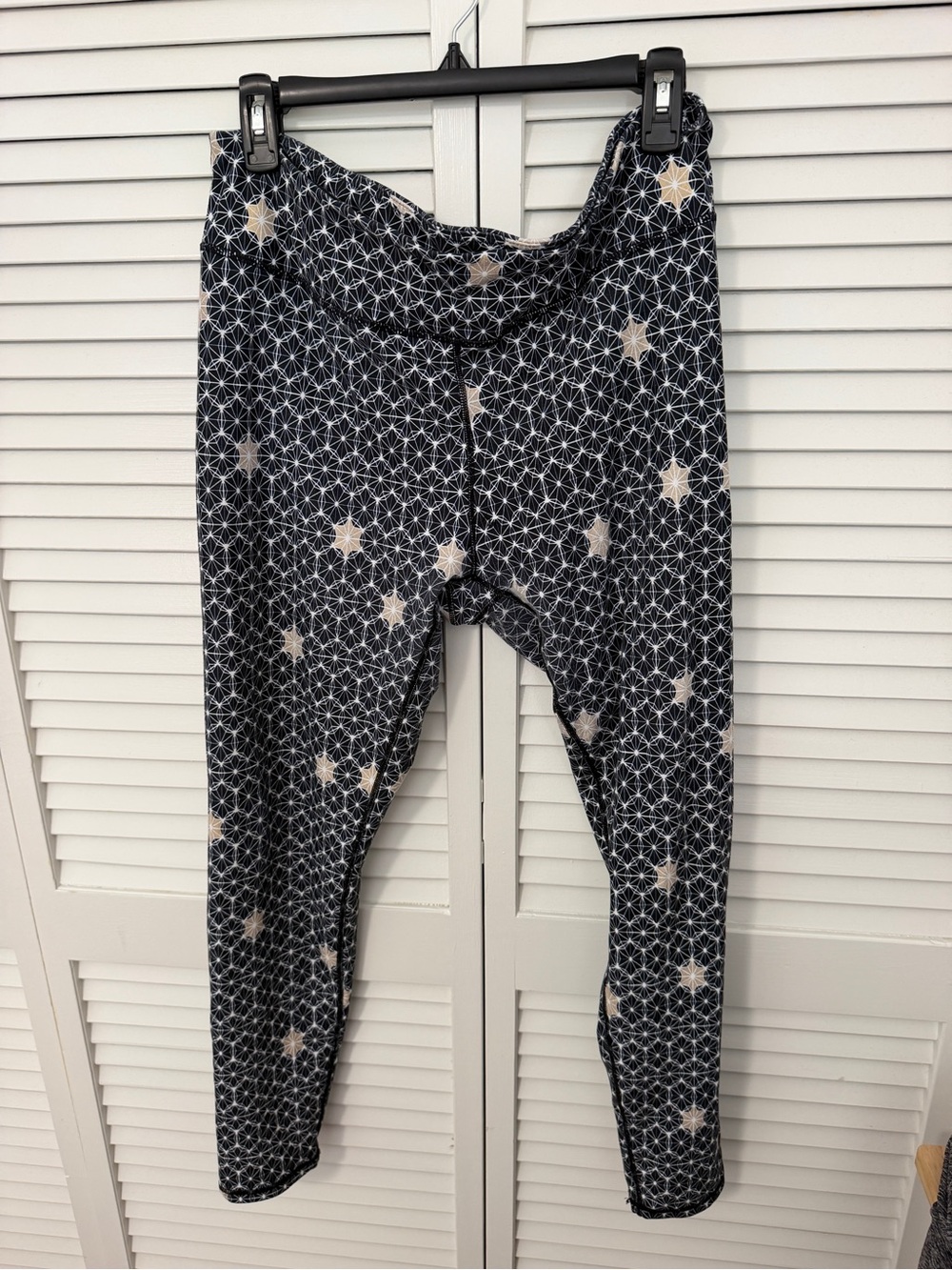 Fabletics Black Leggings with Cream Star Print Size XL